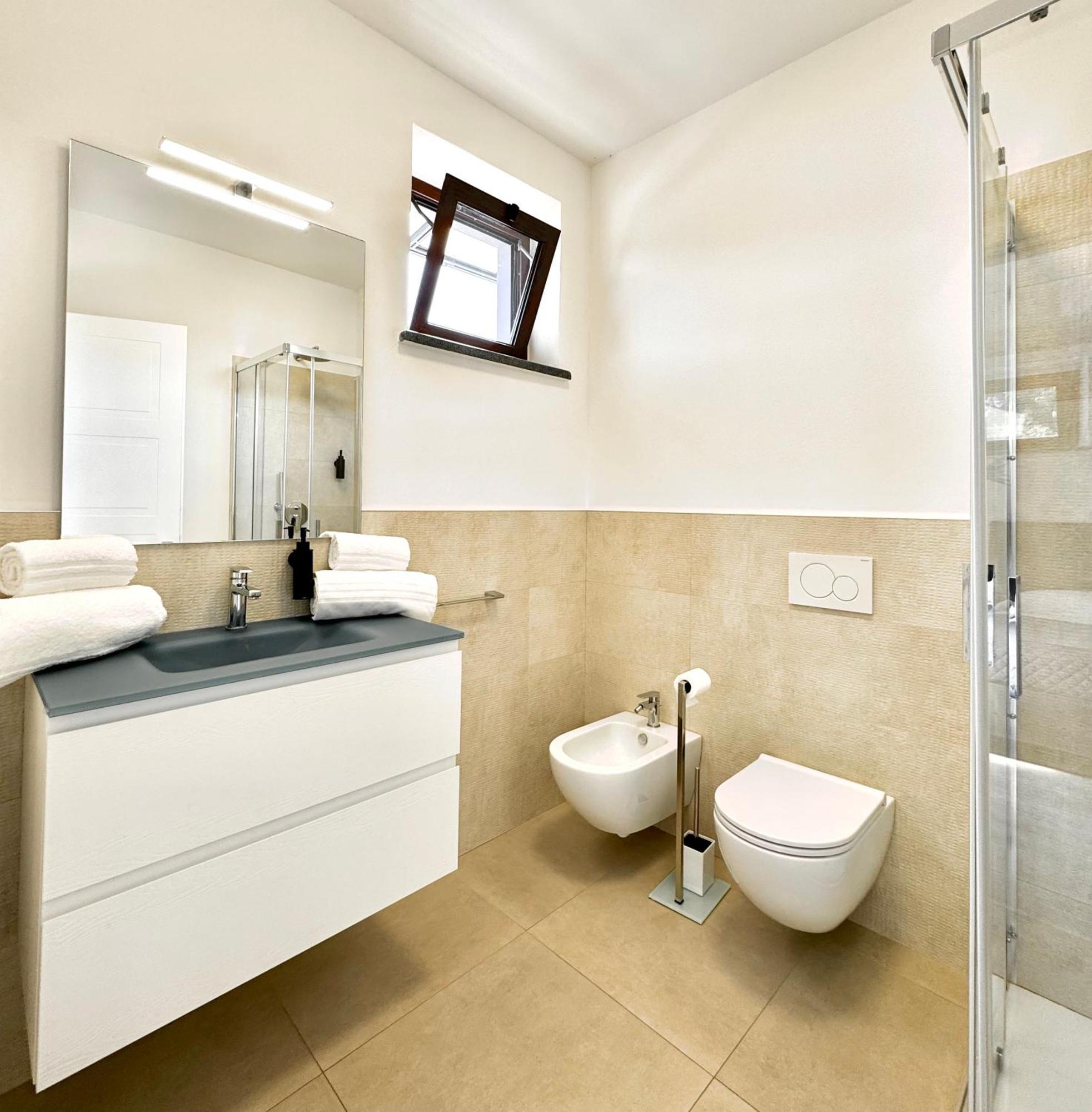 Mirage Rooms & Apartments ปอร์โตเวเนเร ภายนอก รูปภาพ